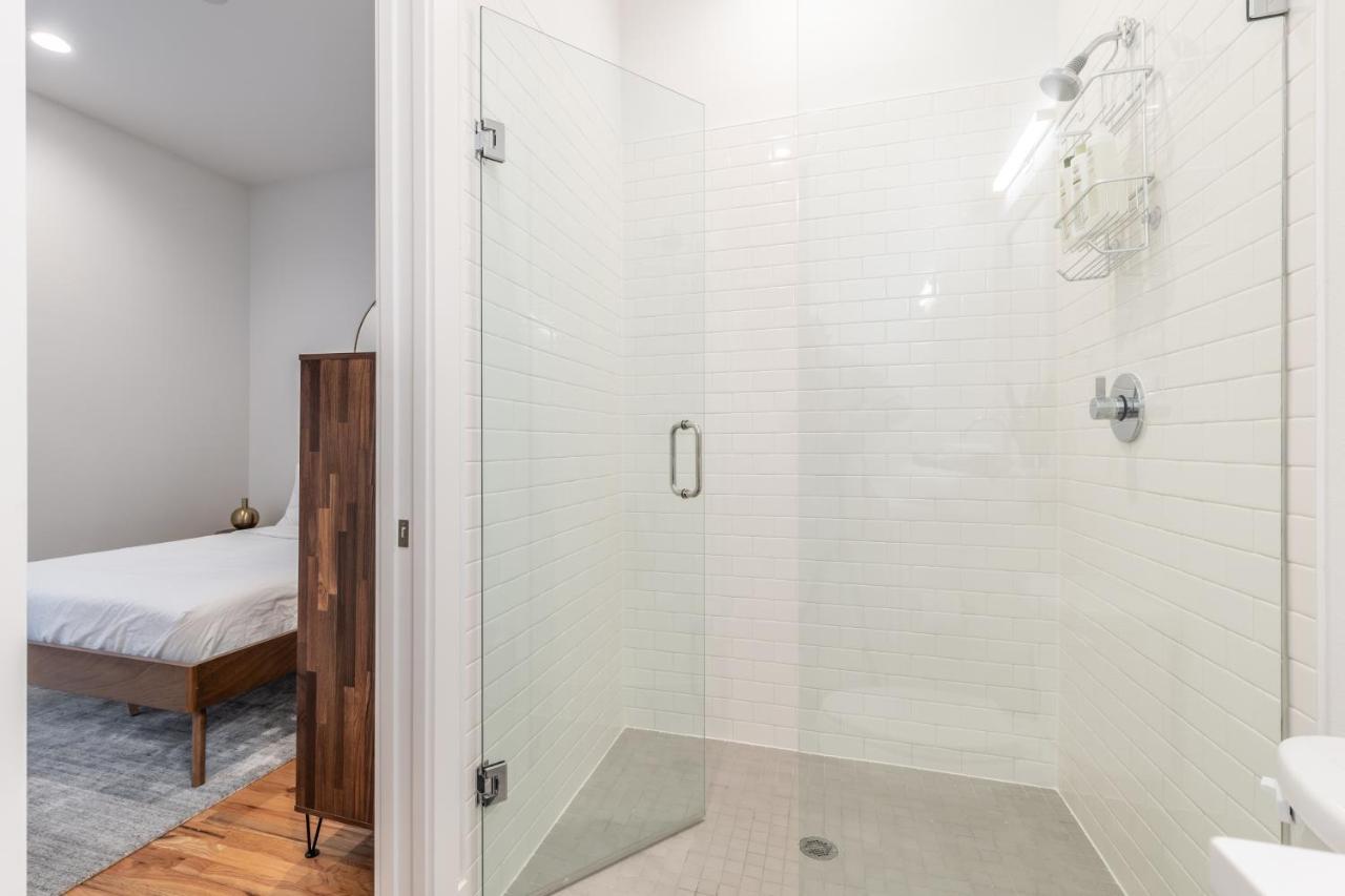 Stylish & Perfectly Located Luxury 2-bed Townhome