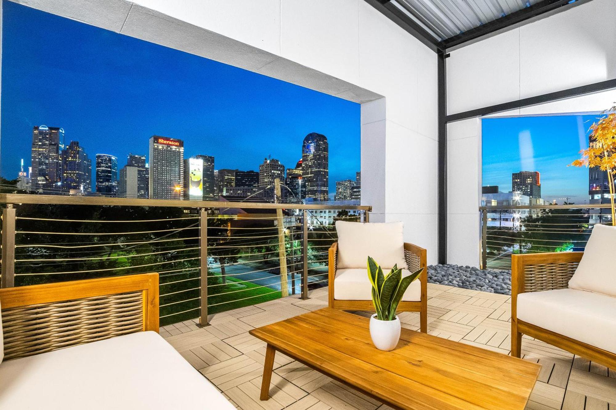 Ellum House *
