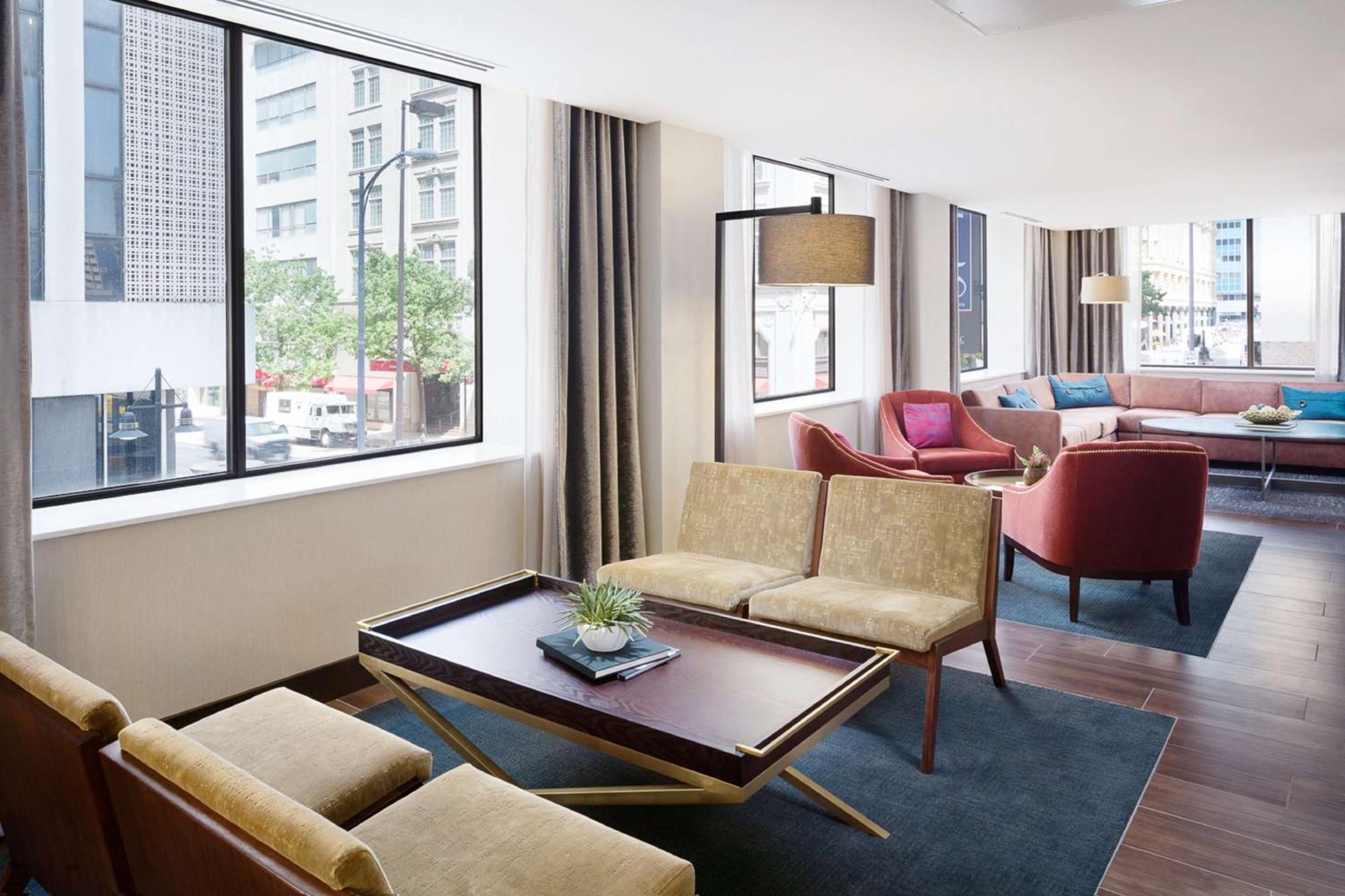 Hampton & Downtown 3*