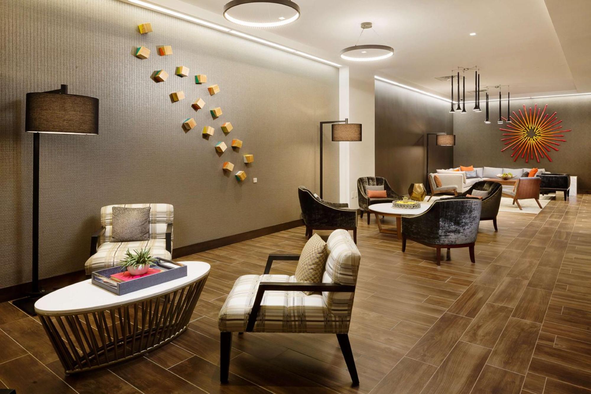 Hampton & Downtown Hotel Dallas
