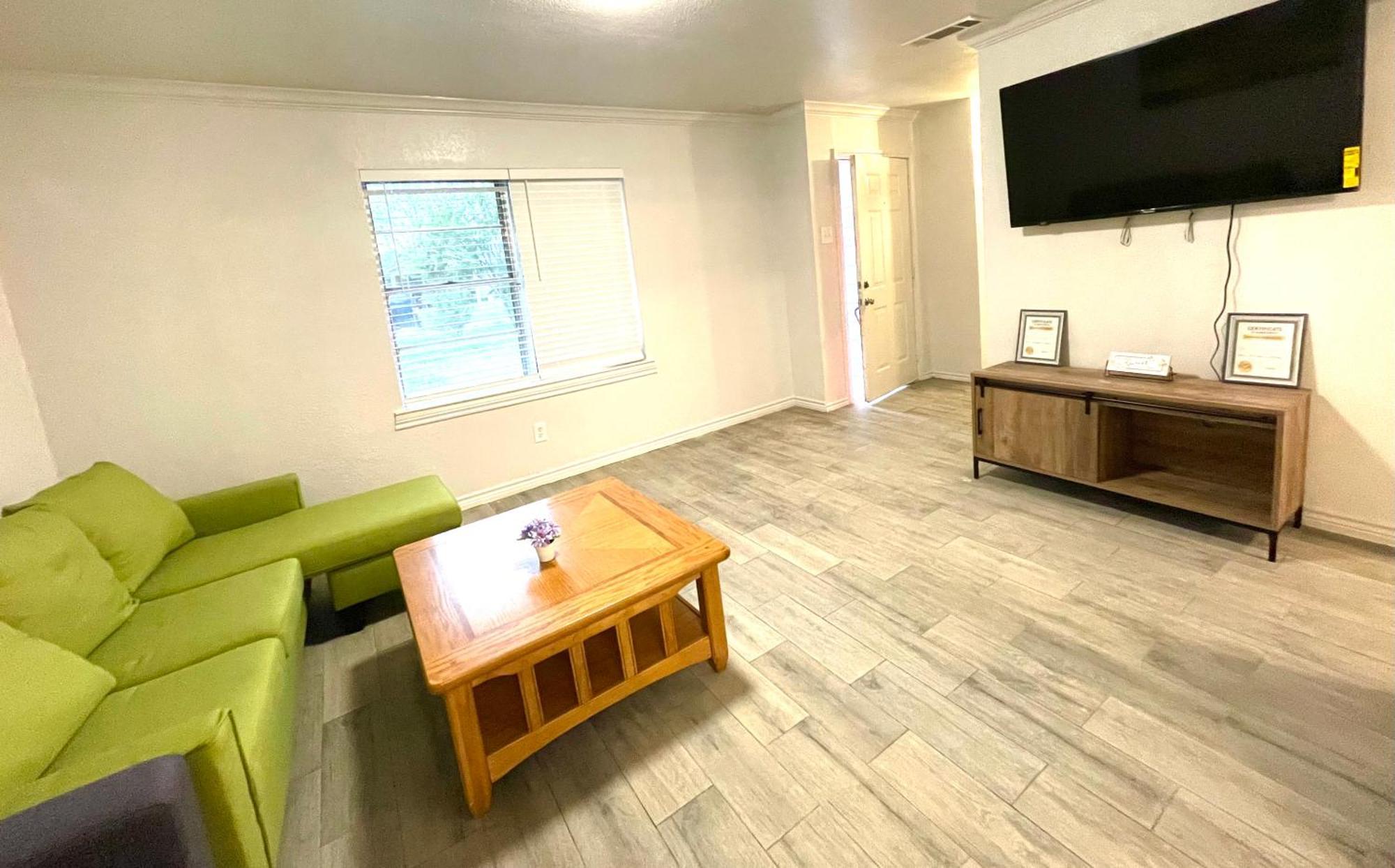 Near Downtown Dallas4 Guest house *