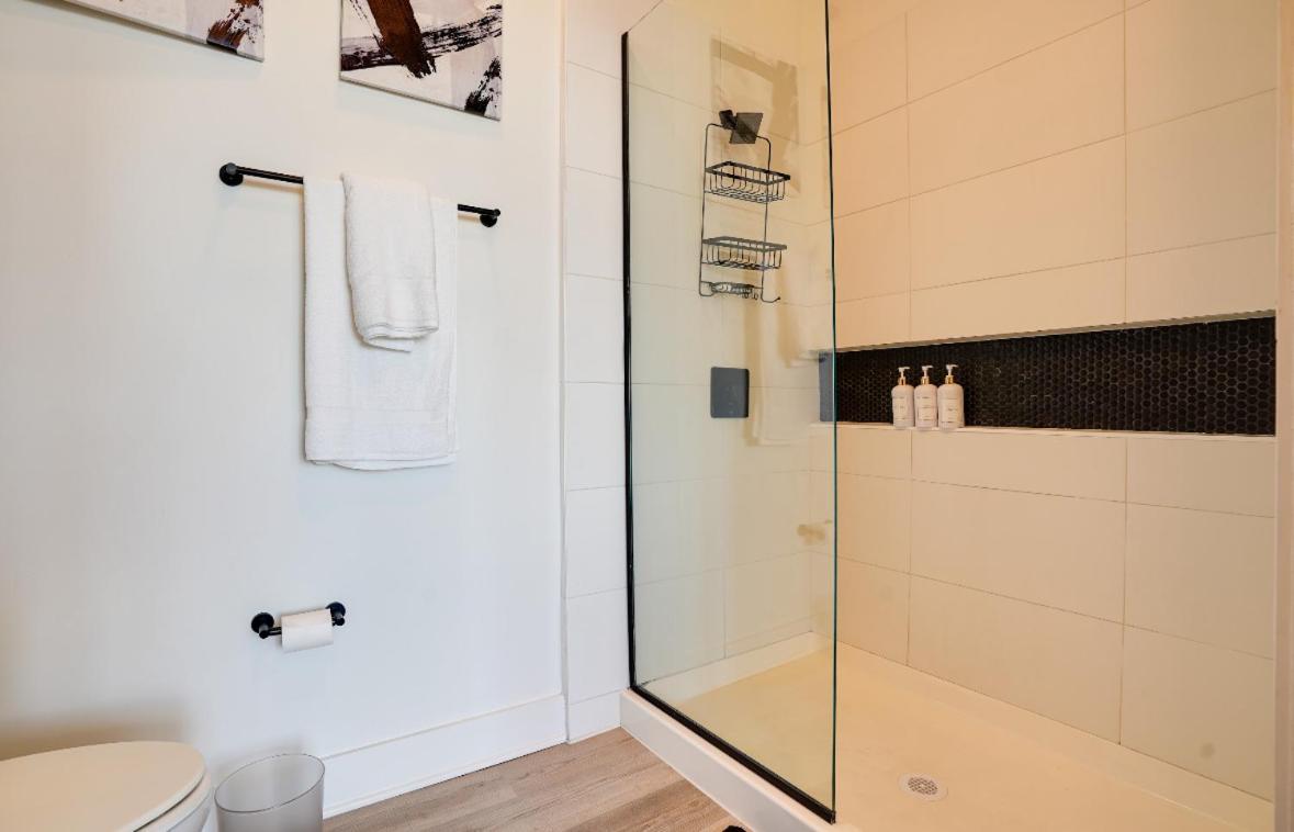 King In ,dallas Tx 10 Min From Down Town Apartment Dallas