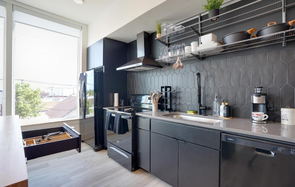 King In ,dallas Tx 10 Min From Down Town Apartment *