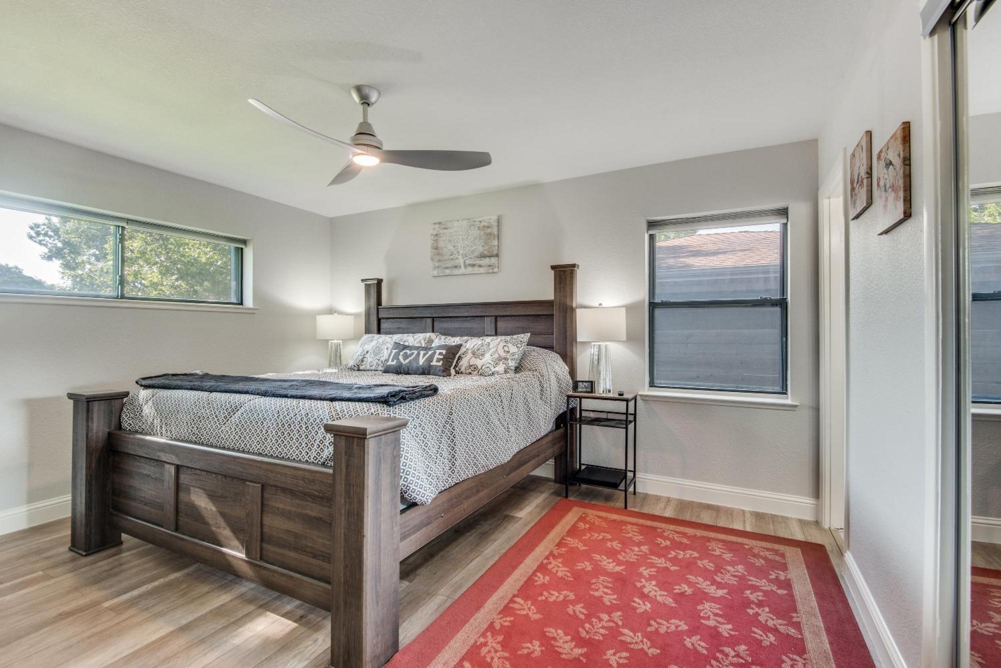 Modern, Roomy, Game Room, Patio, Family Home, Private Parking * Dallas