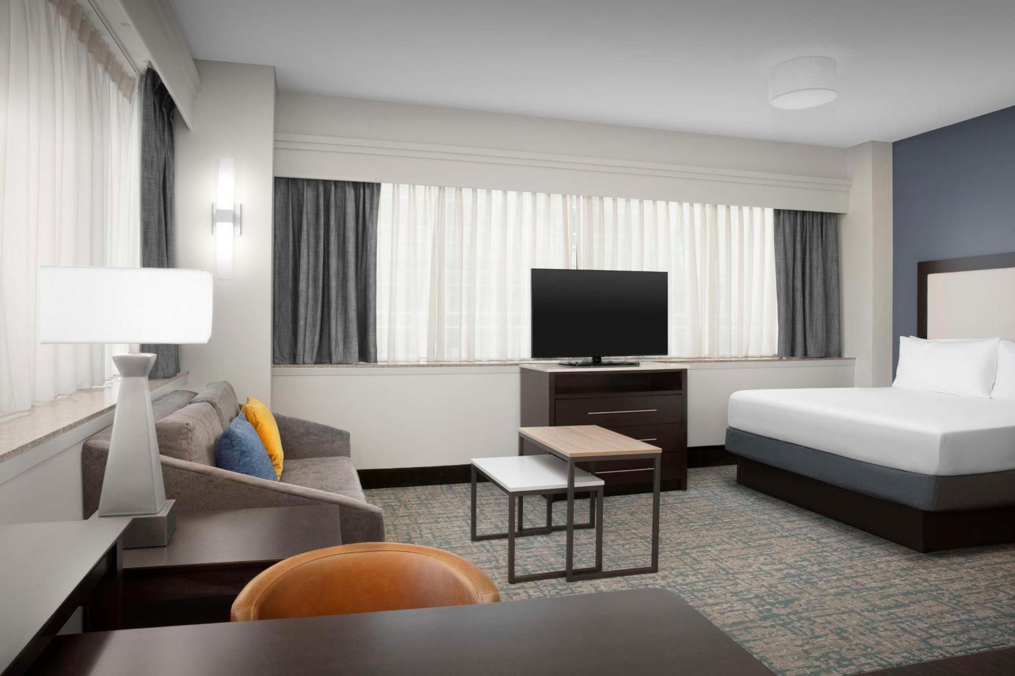 Hotel Homewood Downtown Dallas