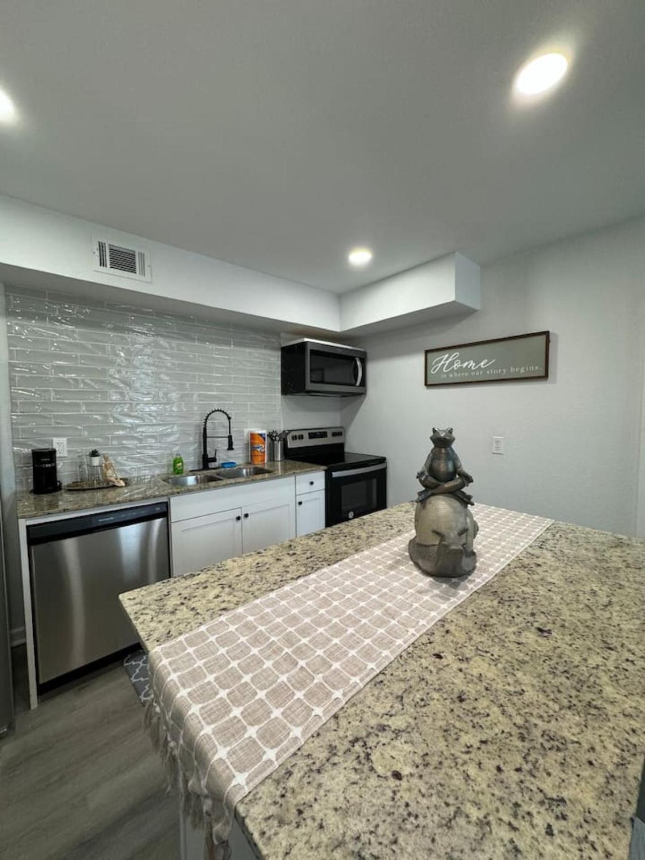 Dt L Luxe Urban Escape L 2bd *