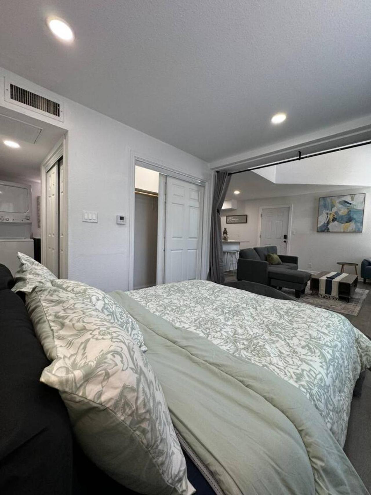 Dt L Luxe Urban Escape L 2bd *