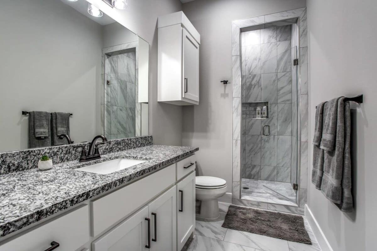 4 Bd Victory Gardens Estate - Mins To Sites *