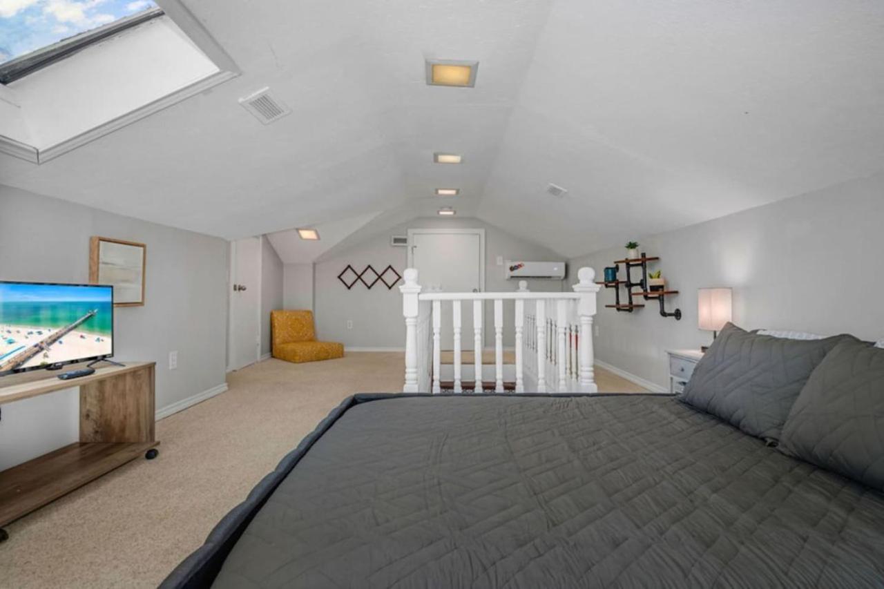 Holiday home New The Safari House. Two Primary King Bedrooms And Pool Dallas
