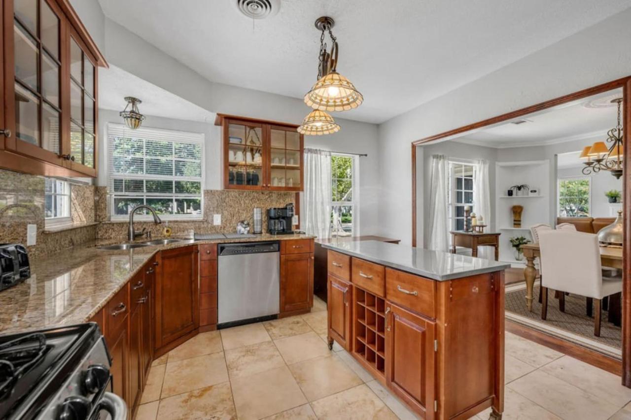New The Safari House. Two Primary King Bedrooms And Pool * Dallas