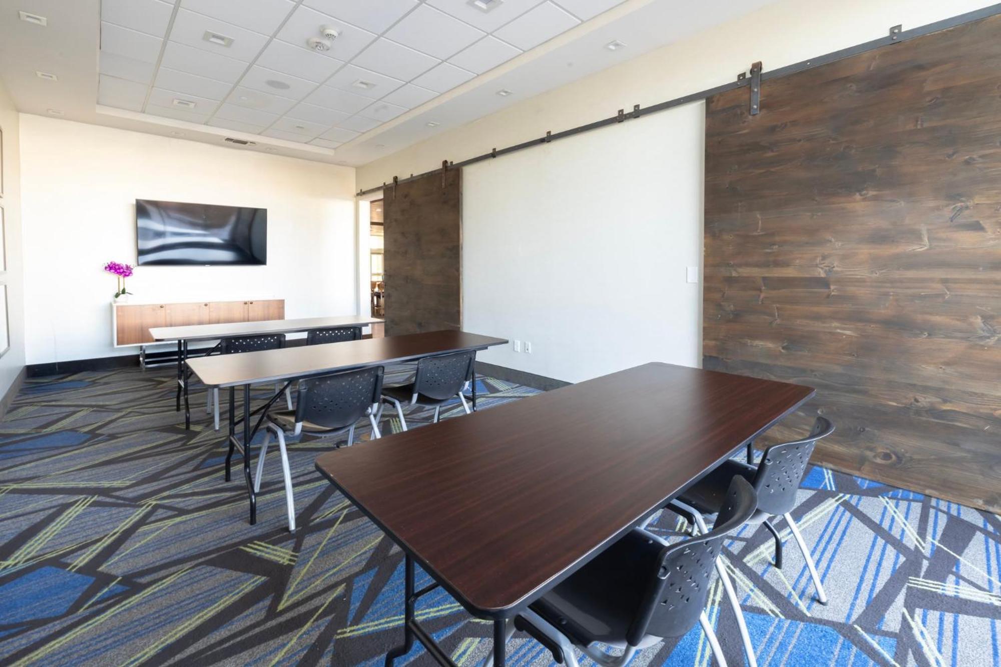 Express & Dallas Ne Arboretum Hotel Garland