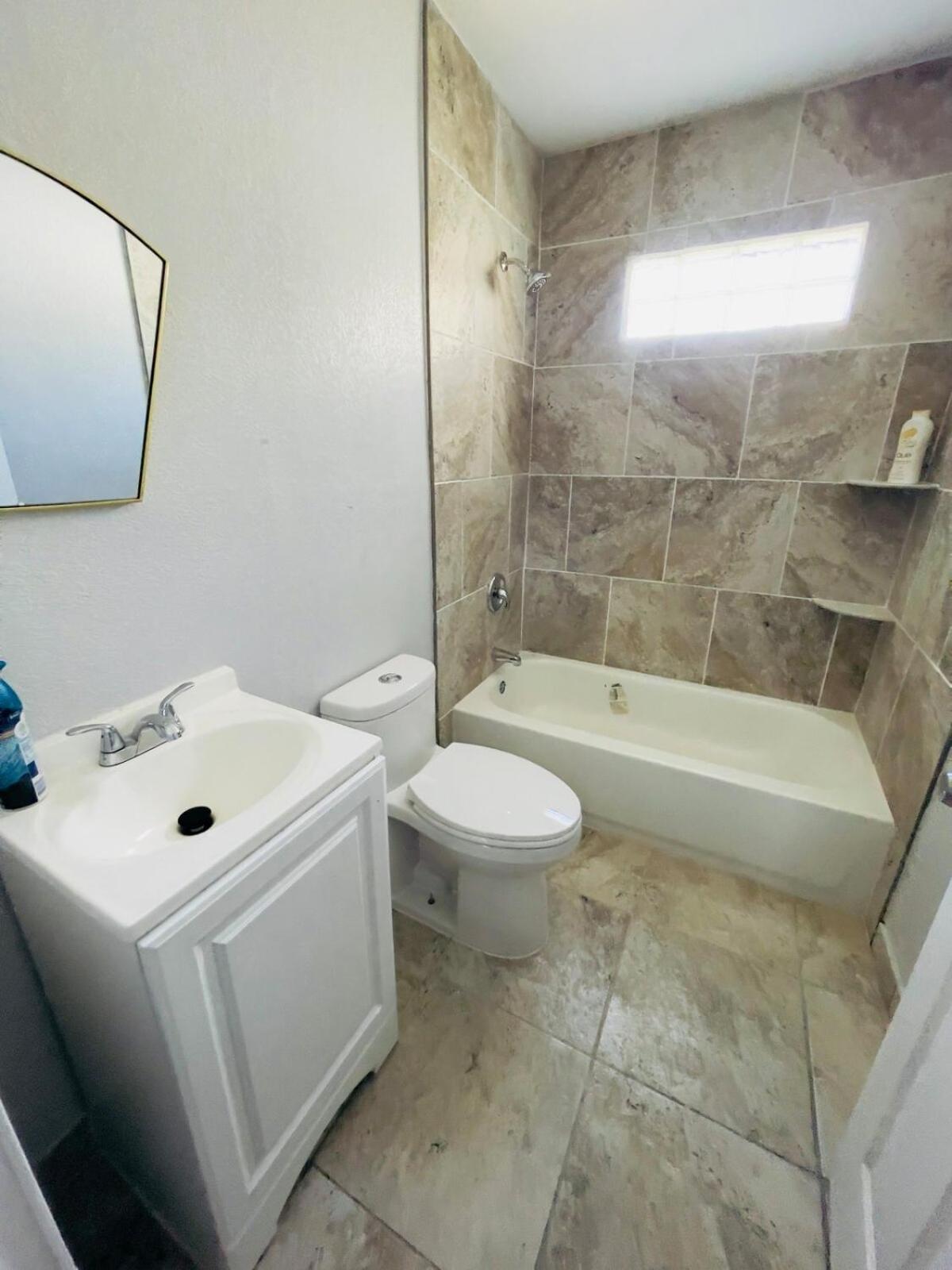 Spacious Location! 15 Minutes From Downtown *