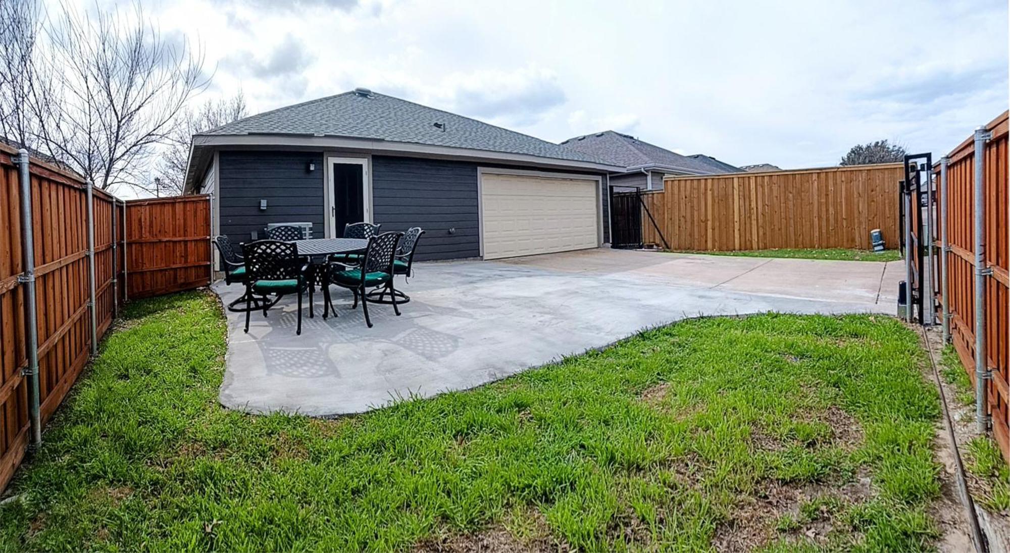 Ultimate Group Getaway With Massage Chair, Family Game Room, 2 King Beds, Sleeps 12 *