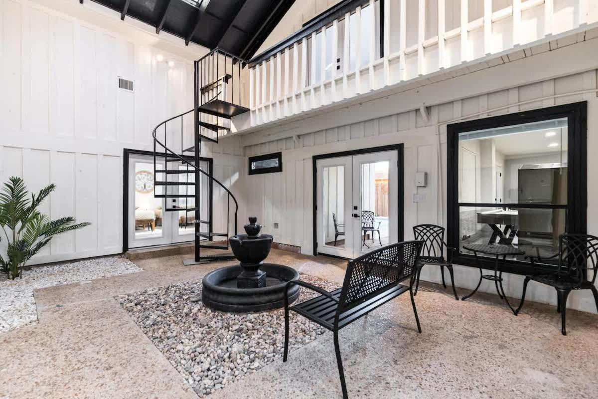 Family Fun Haus With Pool And Massive Game Holiday home Dallas