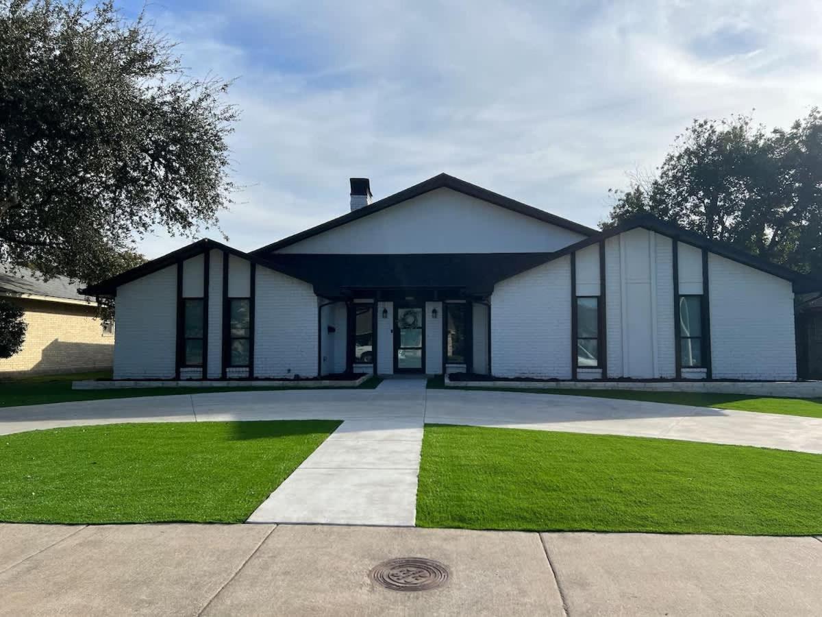 Holiday home Family Fun Haus With Pool And Massive Game Dallas