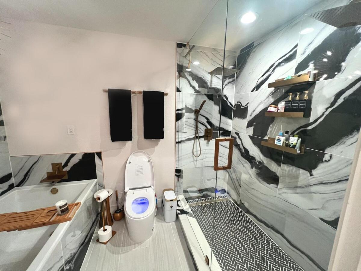 Luxury W Pool, Open Kitchen, Poker & Dallas