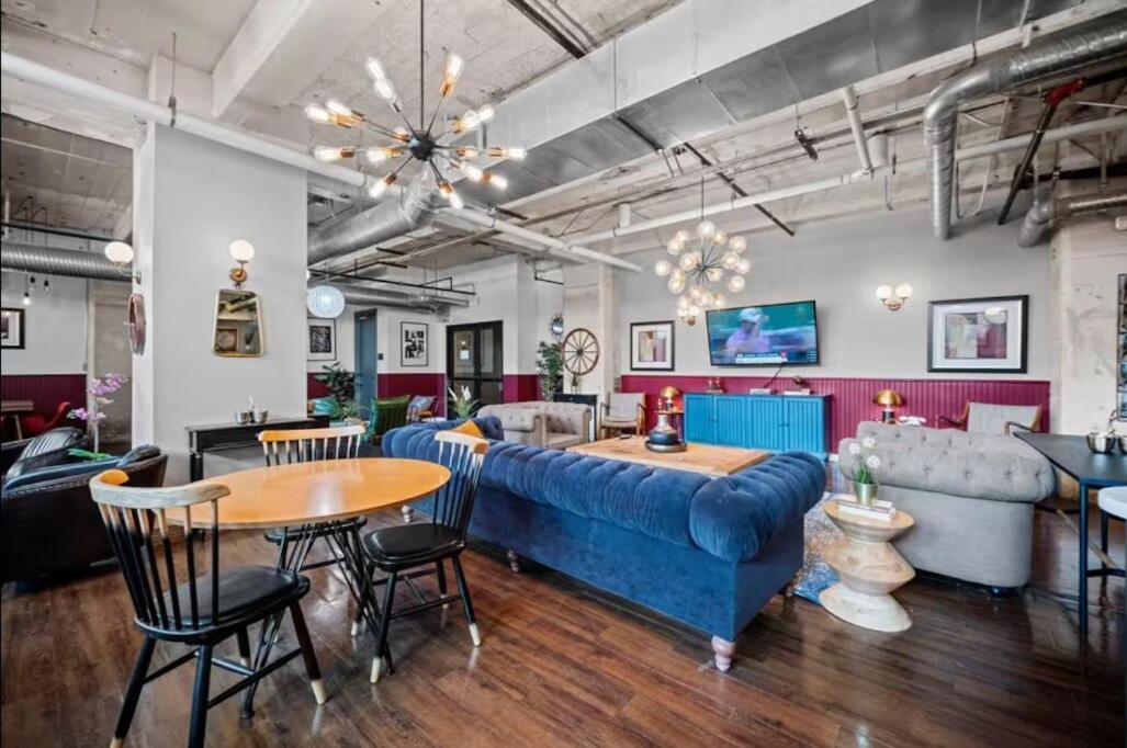 Downtown Penthouse Close To Convention Center Apartment