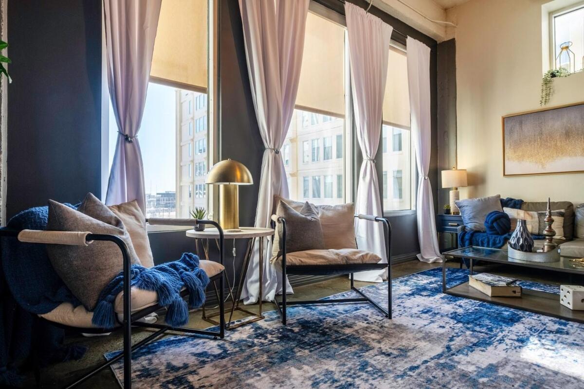 Apartment Chic Downtown Industrial Loft Dallas