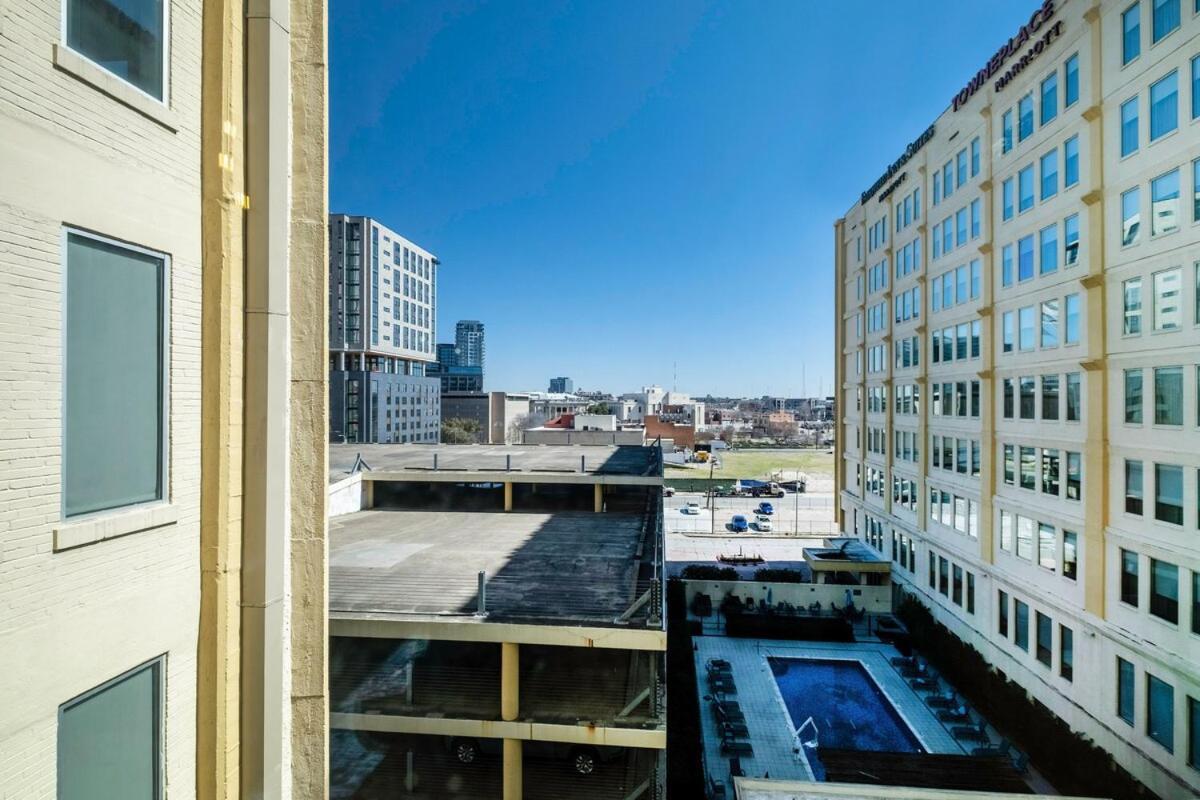 Apartment Chic Downtown Industrial Loft Dallas