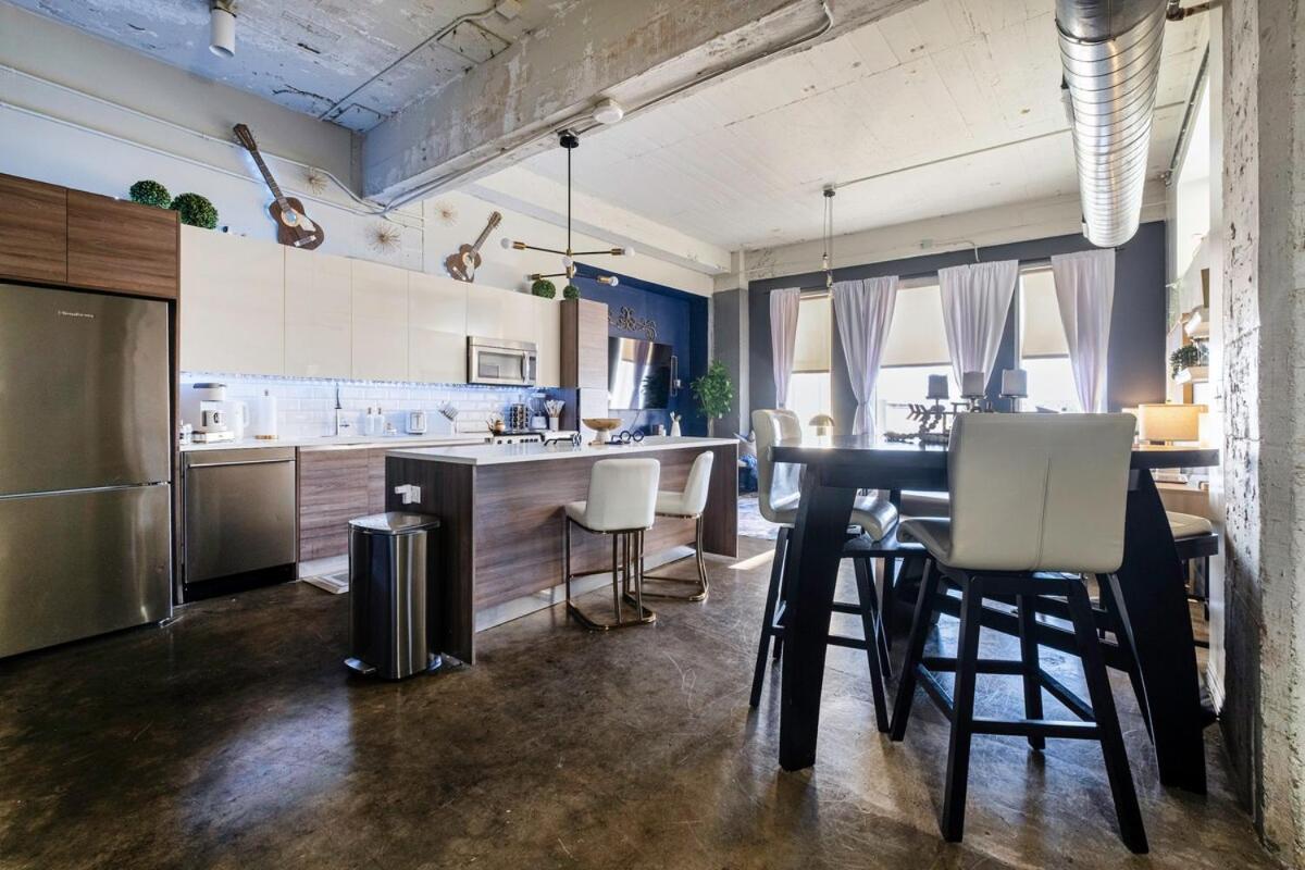 Chic Downtown Industrial Loft Apartment Dallas