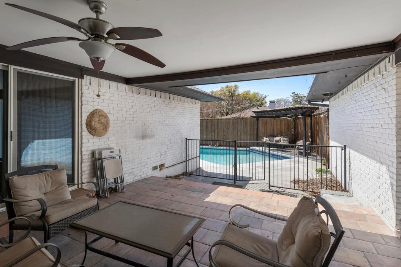 Group Family Getaway With Private Pool In * Dallas