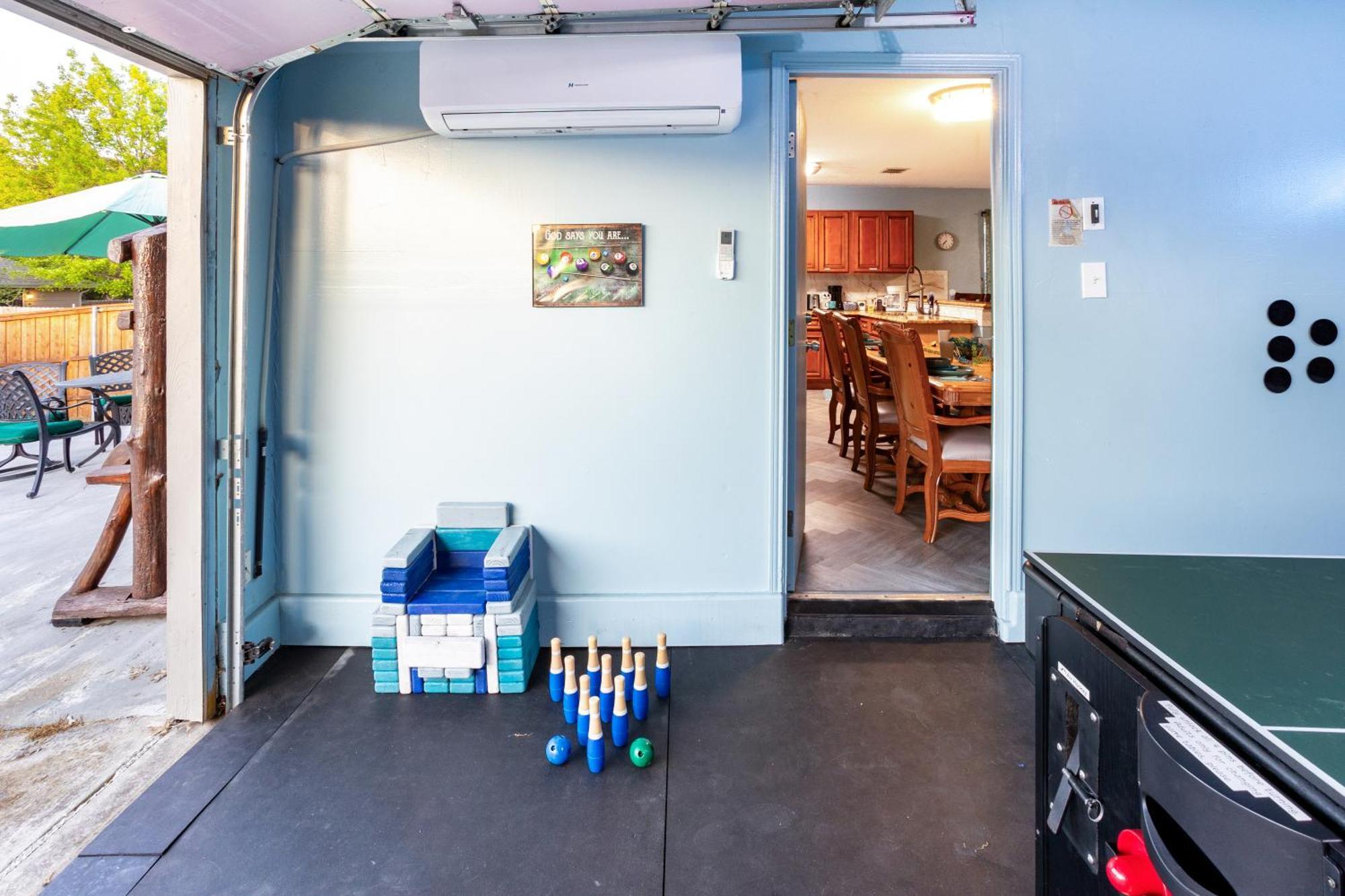 Holiday home Ultimate Group Getaway With Massage Chair, Family Game Room, 2 King Beds, Sleeps 12 *