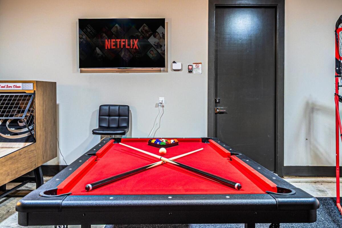 Oak Lawn Luxe Stay- Hot Tub, Arcades, Pool Table & Casa de férias Dallas