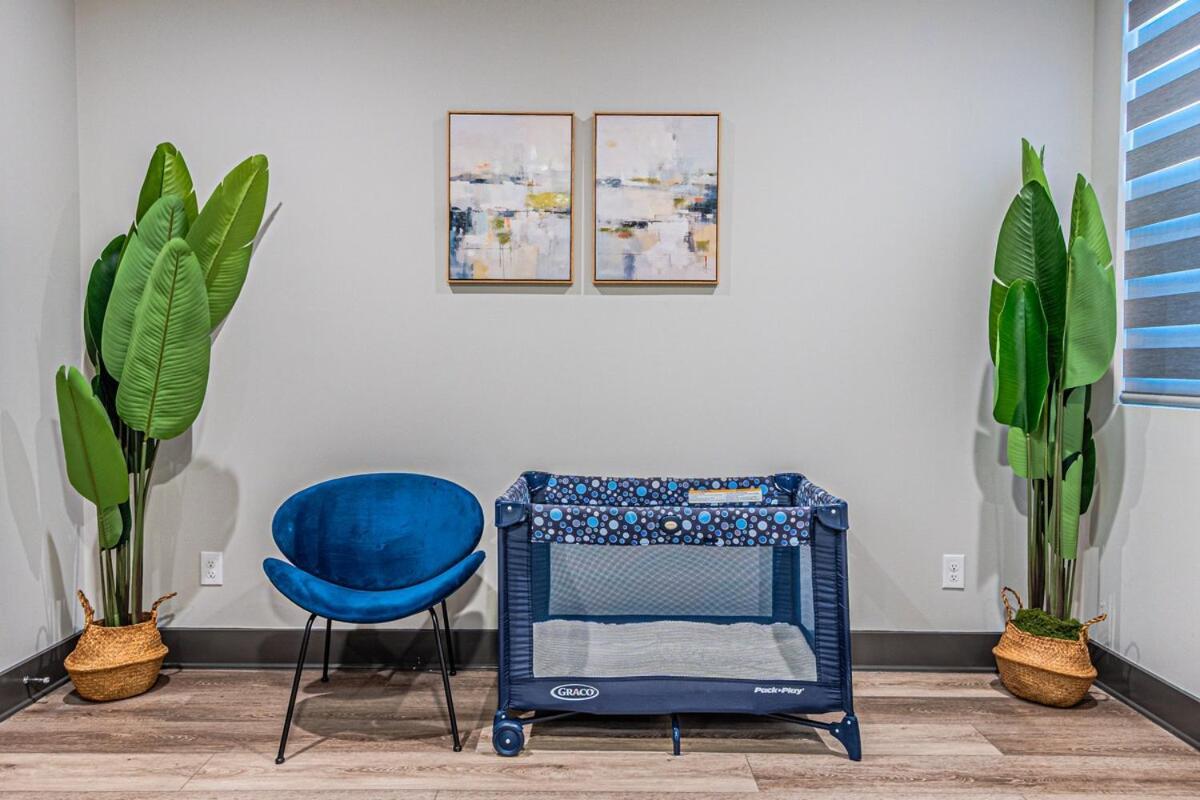 Oak Lawn Luxe Stay- Hot Tub, Arcades, Pool Table & Casa de férias