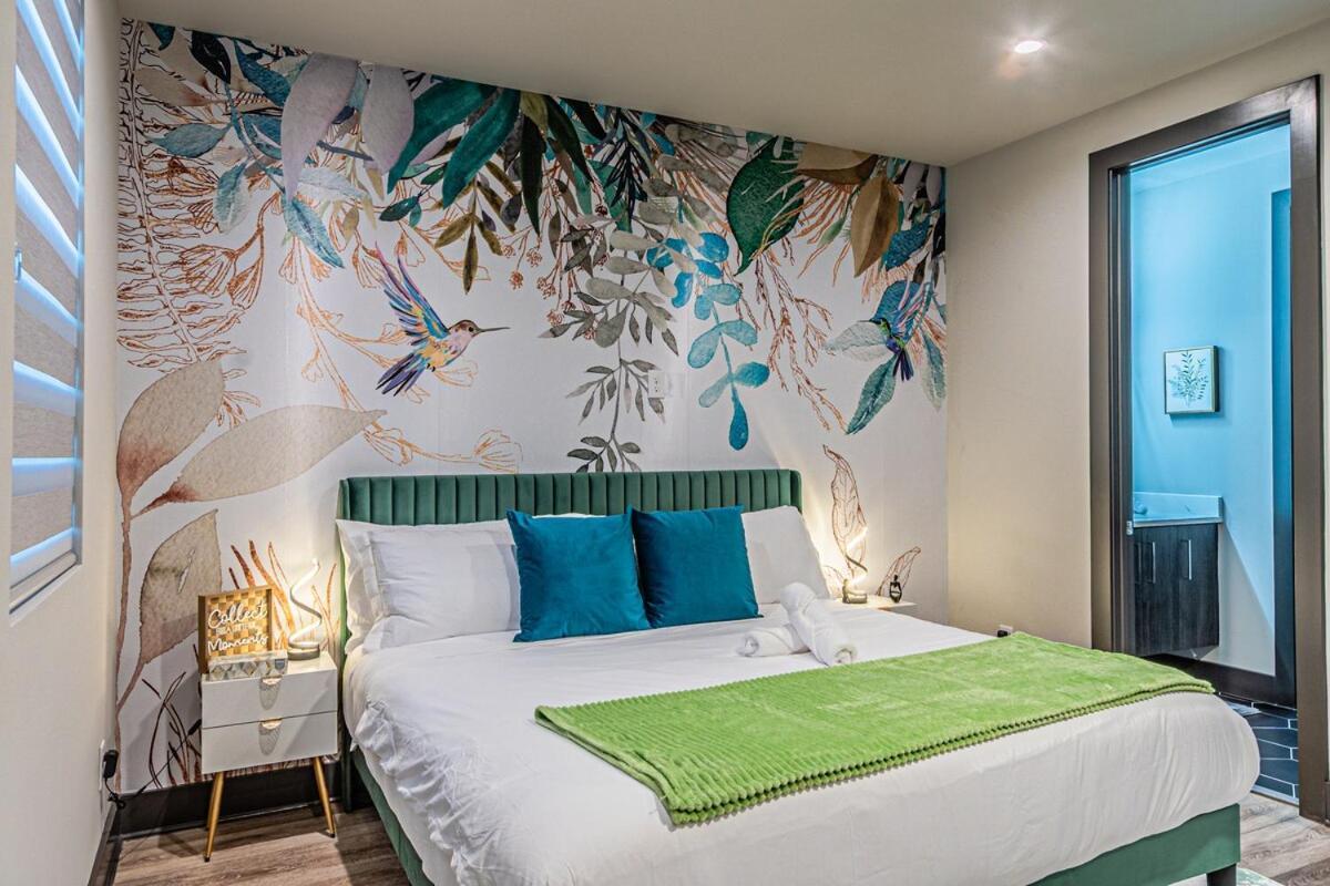Oak Lawn Luxe Stay- Hot Tub, Arcades, Pool Table & Dallas