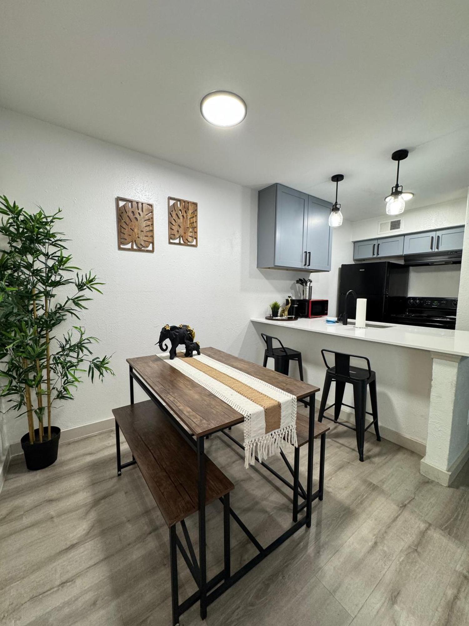 Dt L Luxe 1bd * Dallas