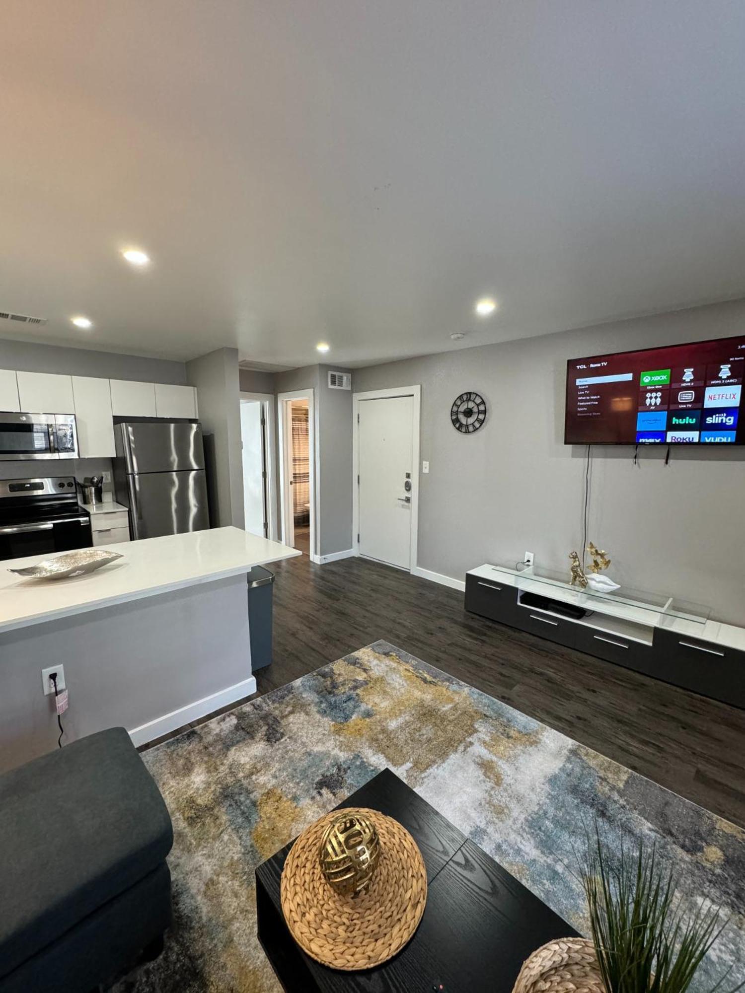 Apartment Downtown - Modern 1bed 1bath Escape