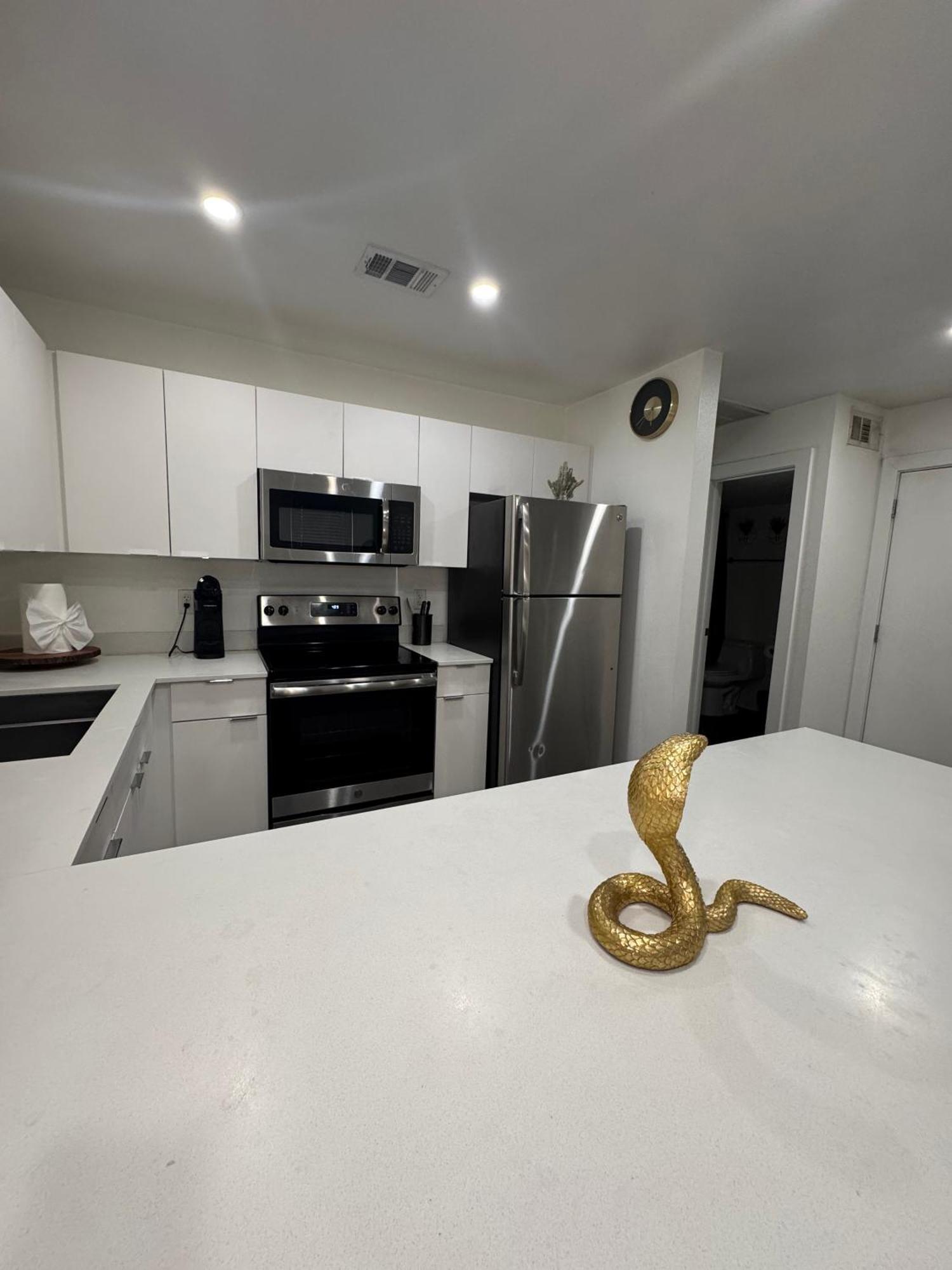 - Alluring 1 Bed 1 Bath Dallas