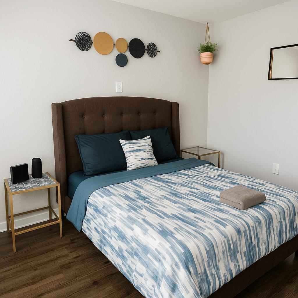 Grand 1bd * Dallas
