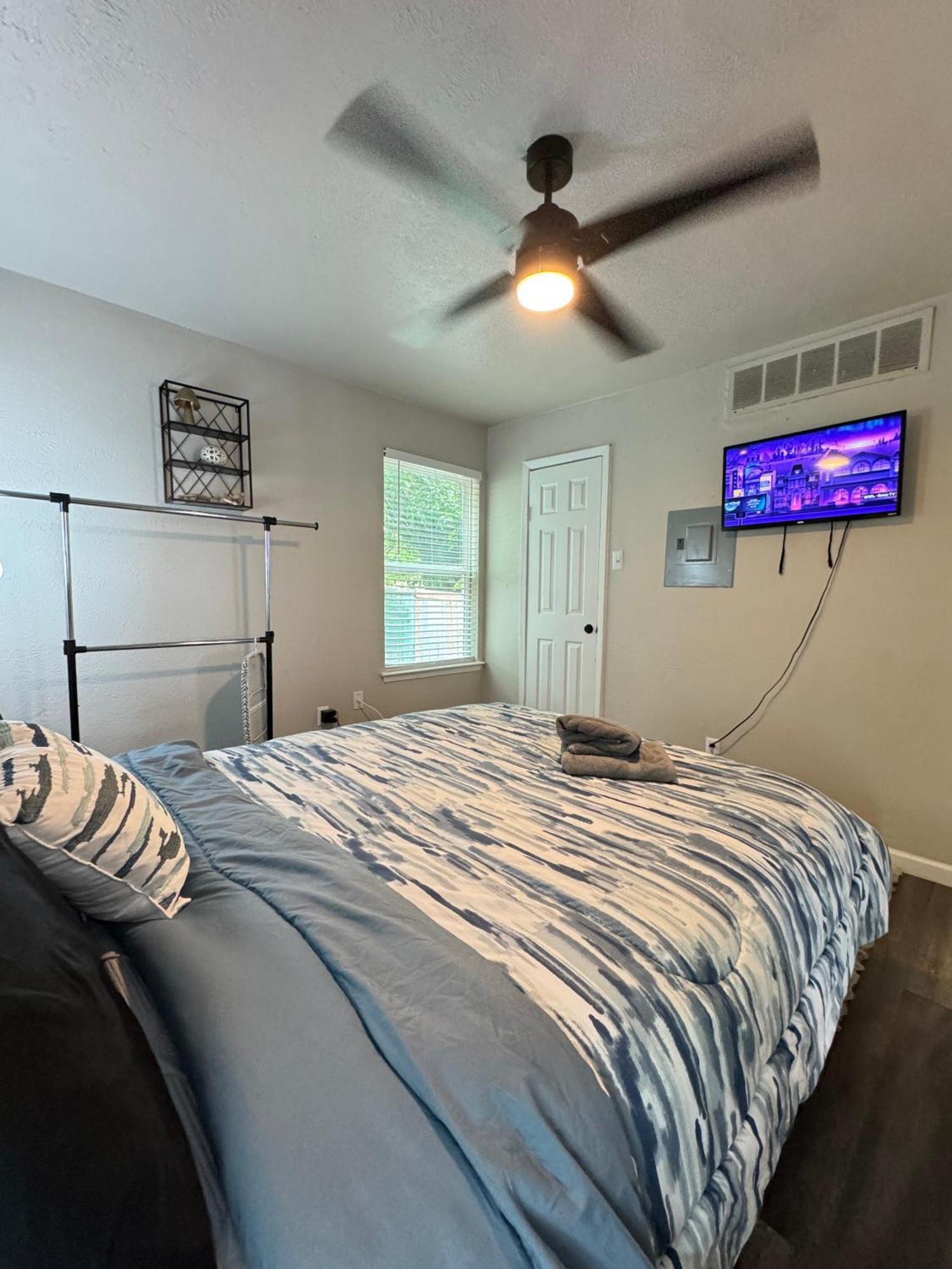 The Beacon 1bd Apartment Dallas