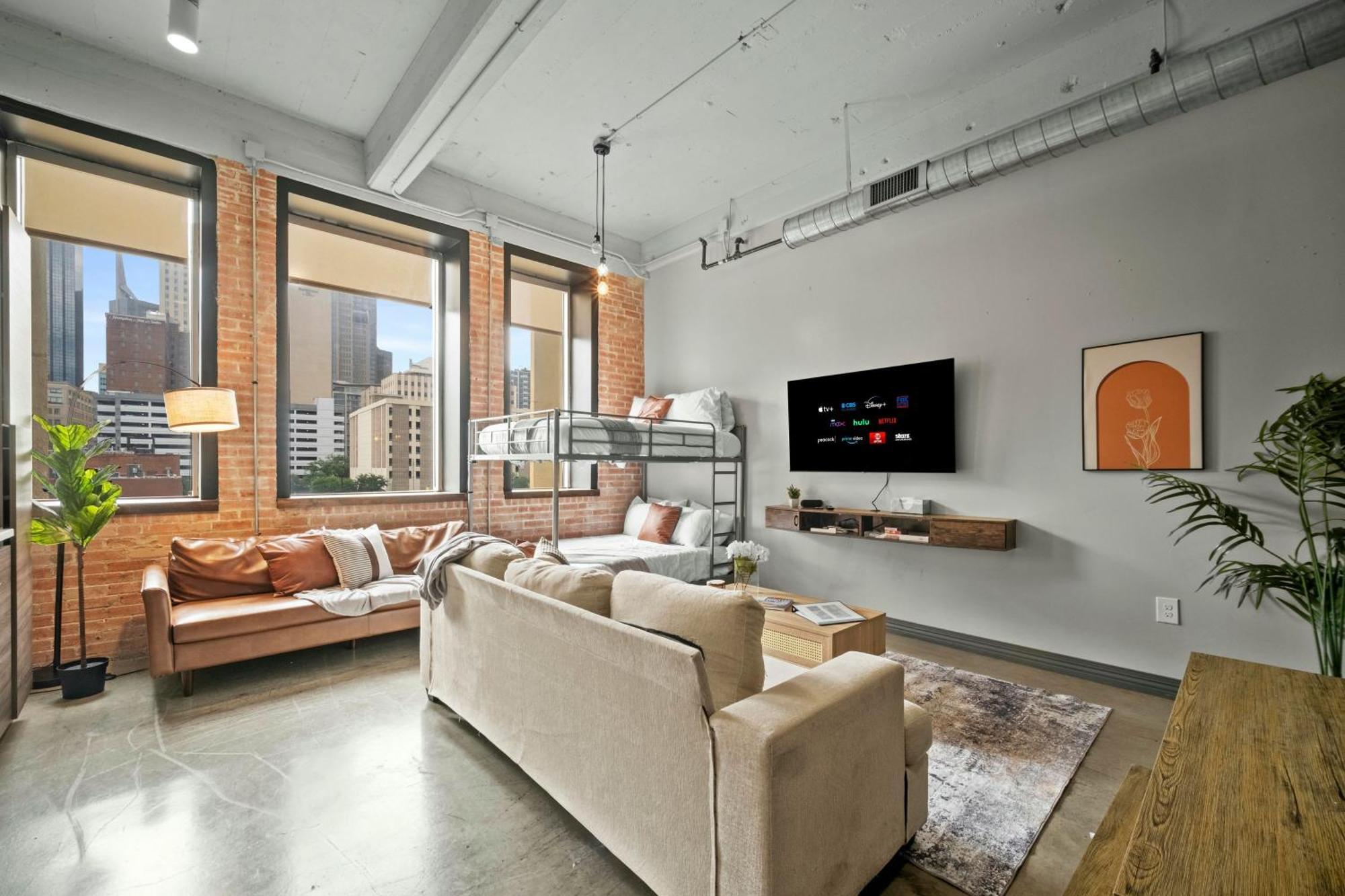 Stunning Downtown With Pool, Laundry, Parking Dallas