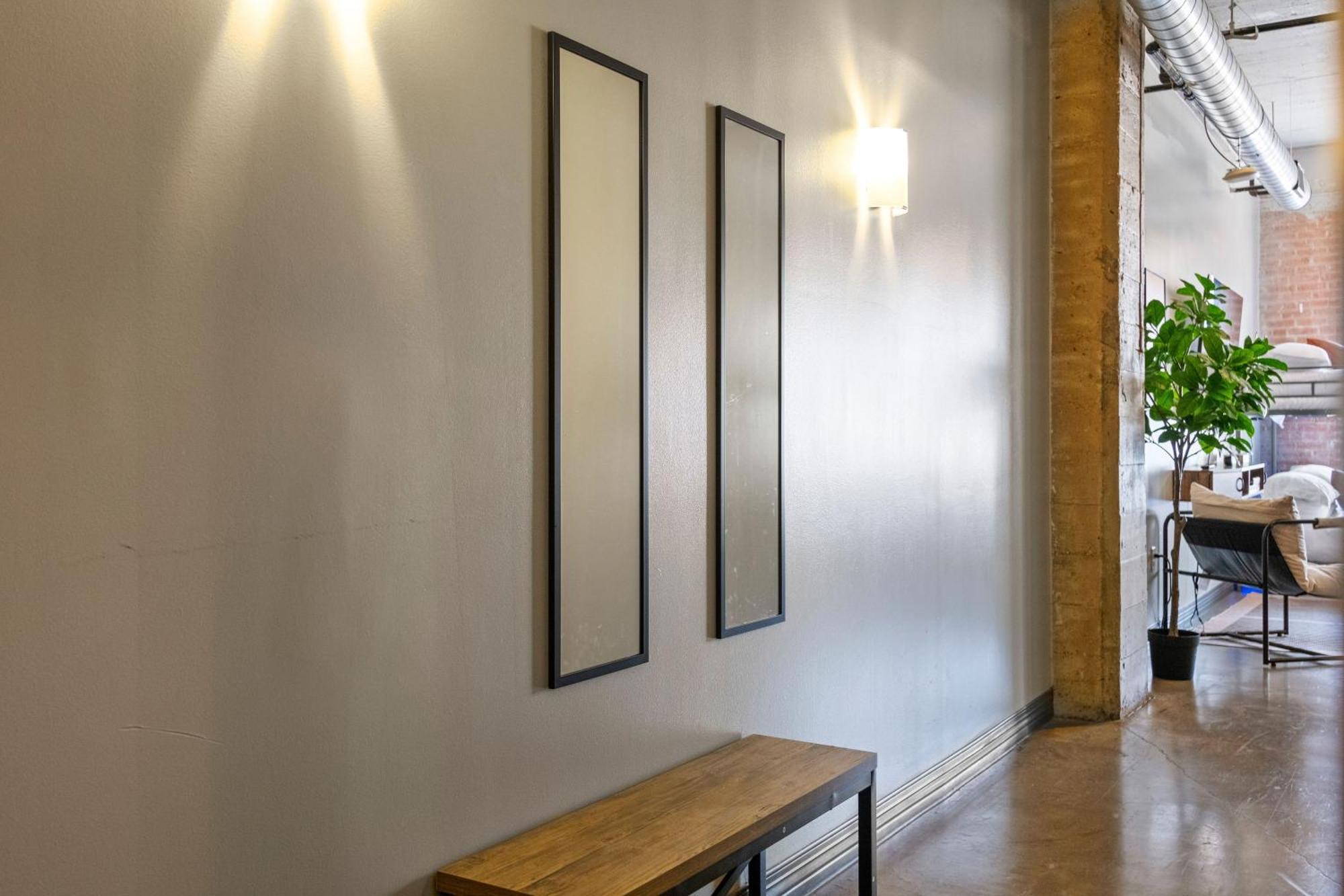 Stunning Downtown With Pool, Laundry, Parking