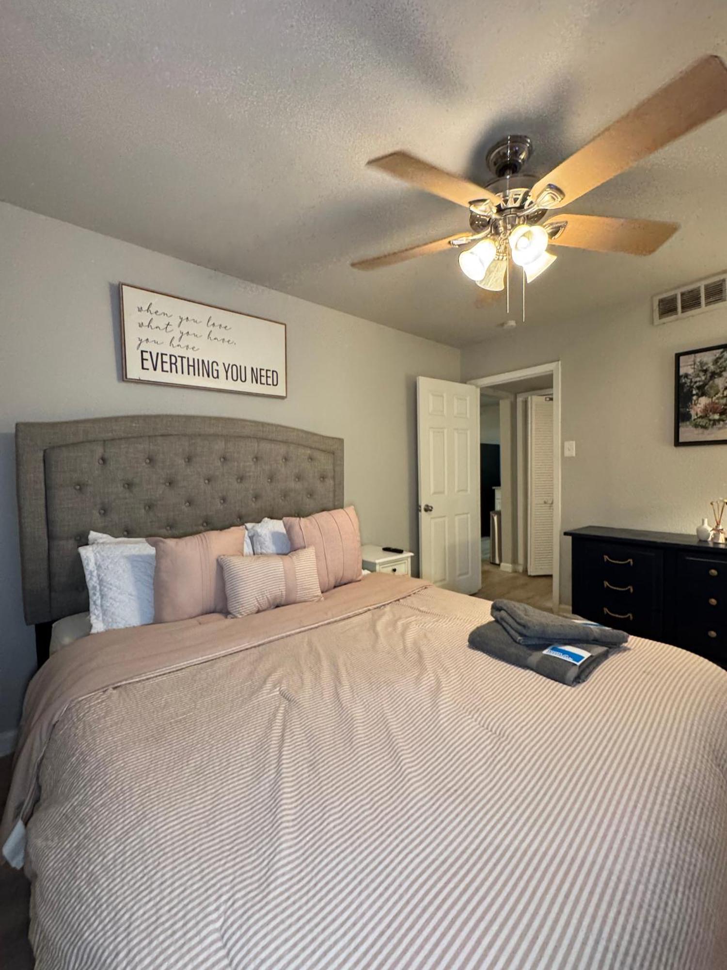 Dt - Charming 1bd - Nearby Dt - 5 Min From Baylor Med *