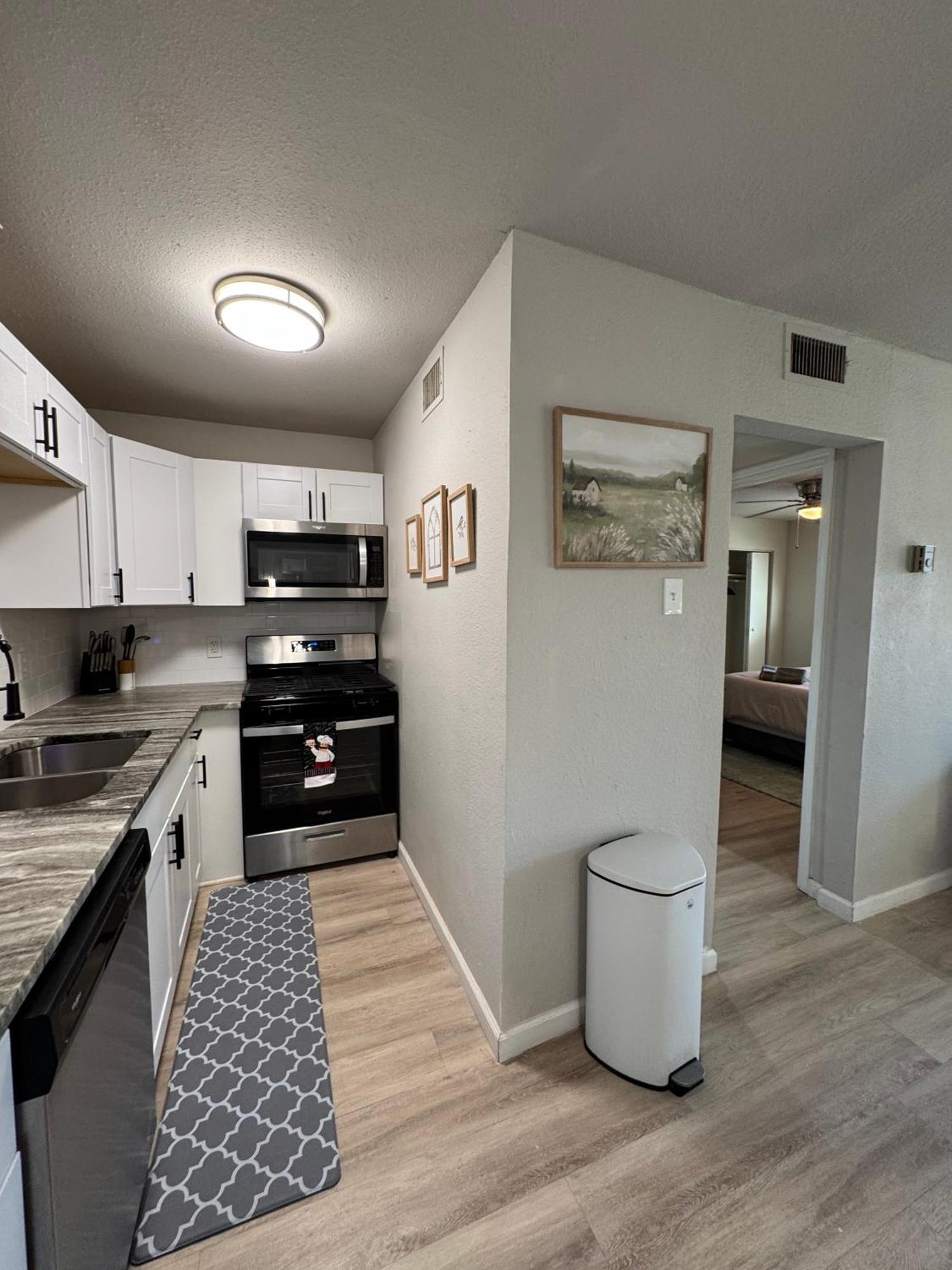 Dt - Charming 1bd - Nearby Dt - 5 Min From Baylor Med Apartment *