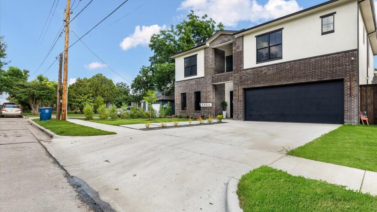 Holiday home Flair House Midway-hollow, Uptown Close By