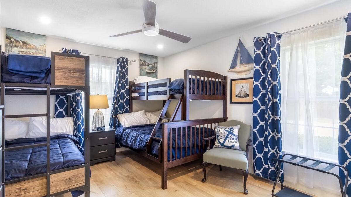 Holiday home Flair House Midway-hollow, Uptown Close By