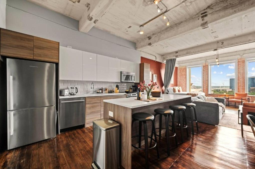 Loft In Downtown With Skyline Views Apartment *