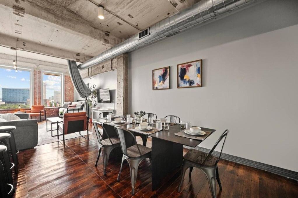 Apartment Loft In Downtown With Skyline Views *