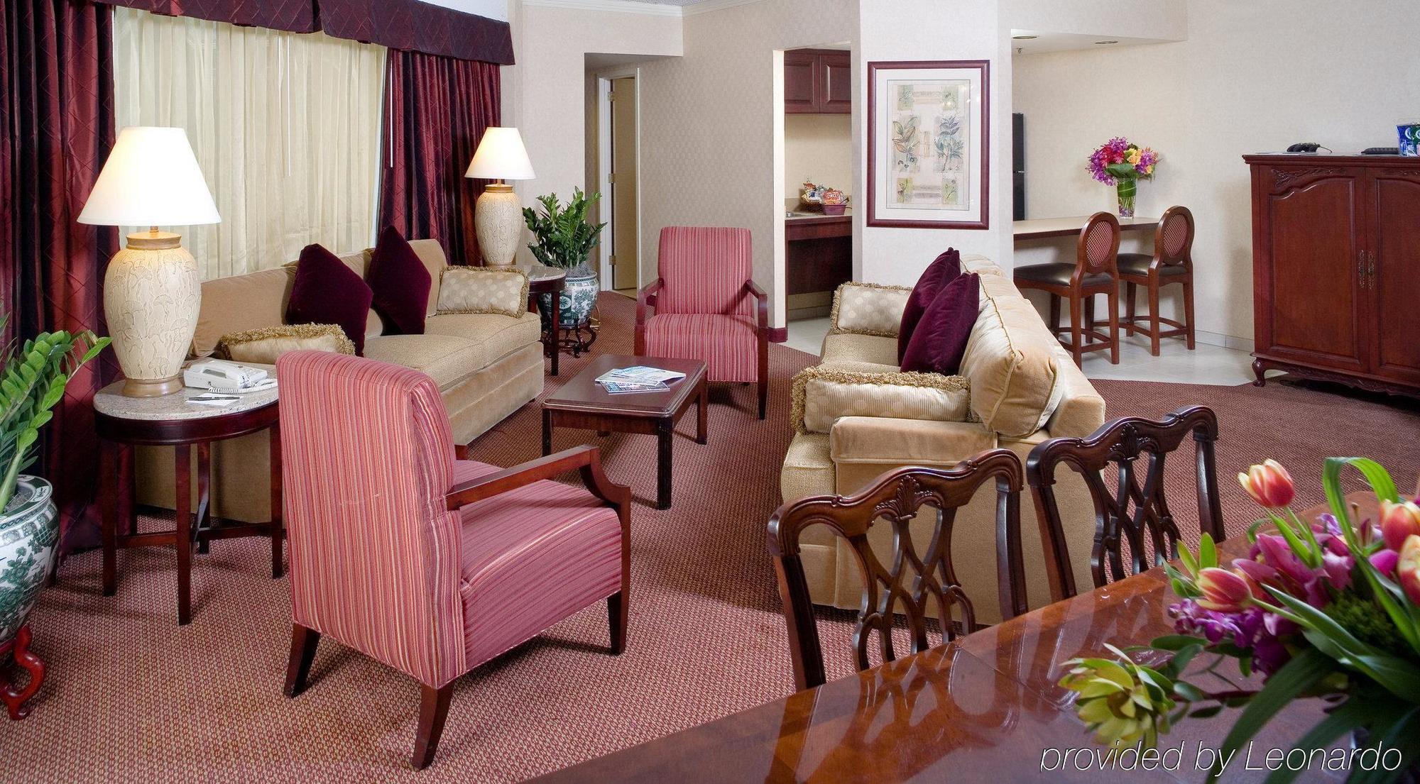 Embassy By Hilton Dallas-love Field 4*