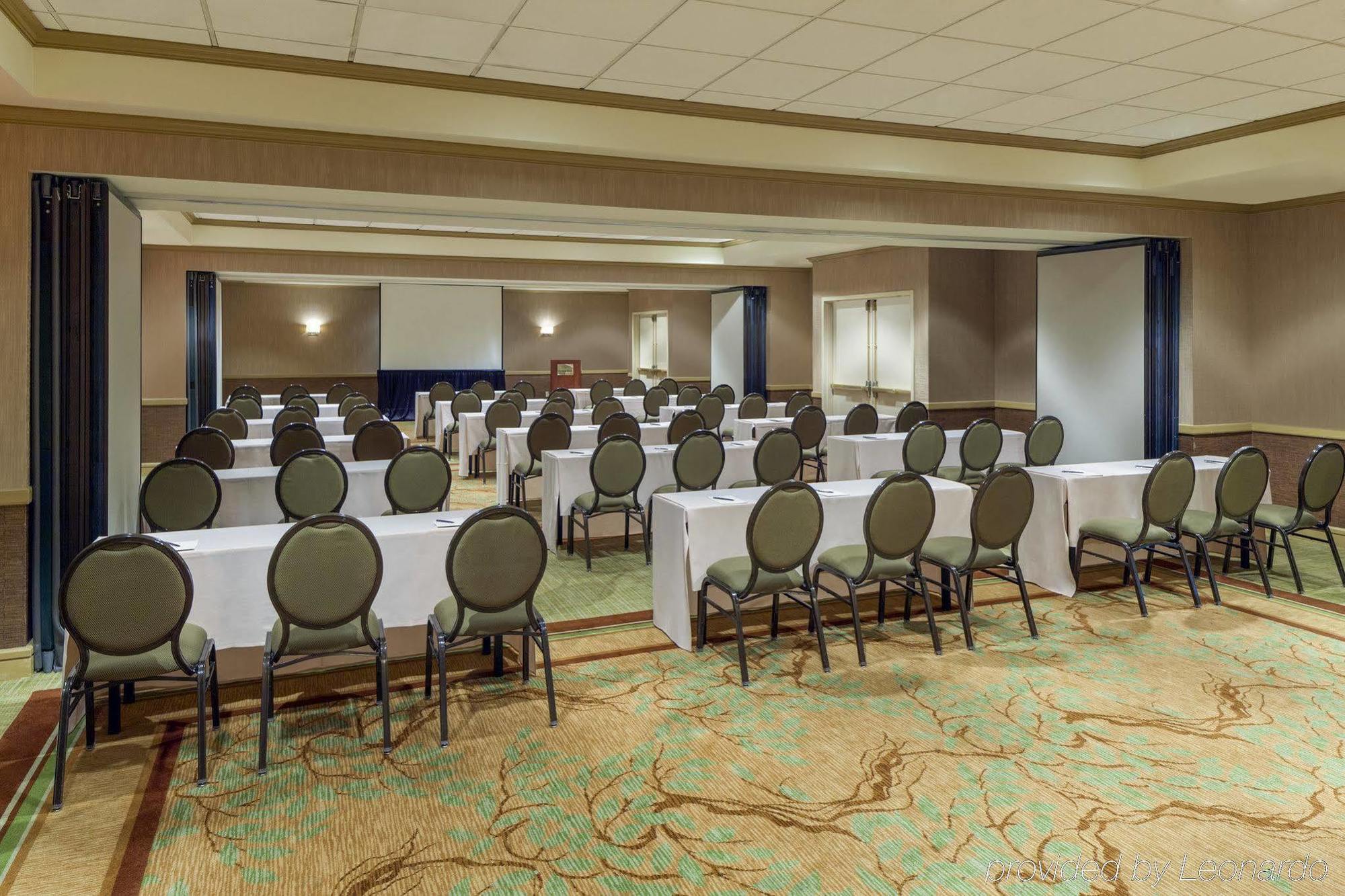 Sheraton Market Center Hotel 4*
