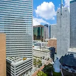 23Rd Fl Bold Cozysuites With Pool, Gym