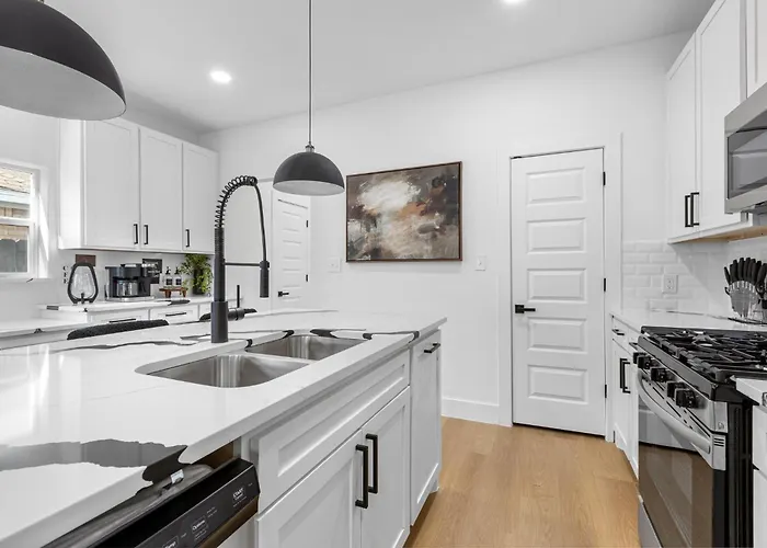Event Open Luxurious 6Bd Retreat