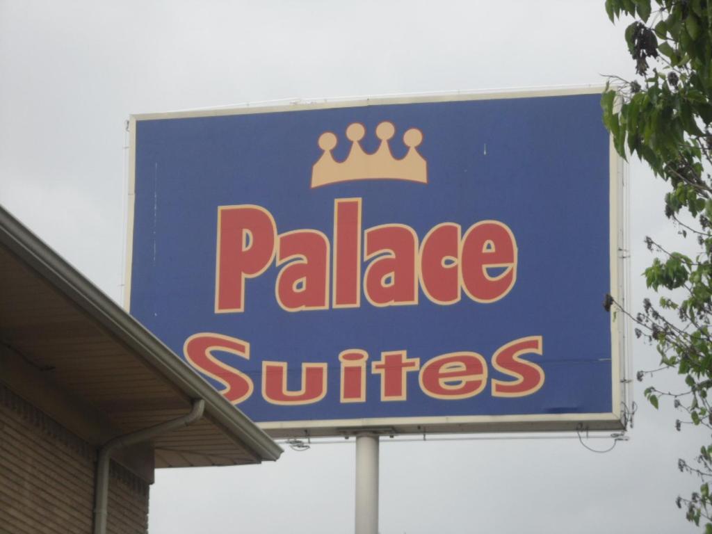 Palace Motel