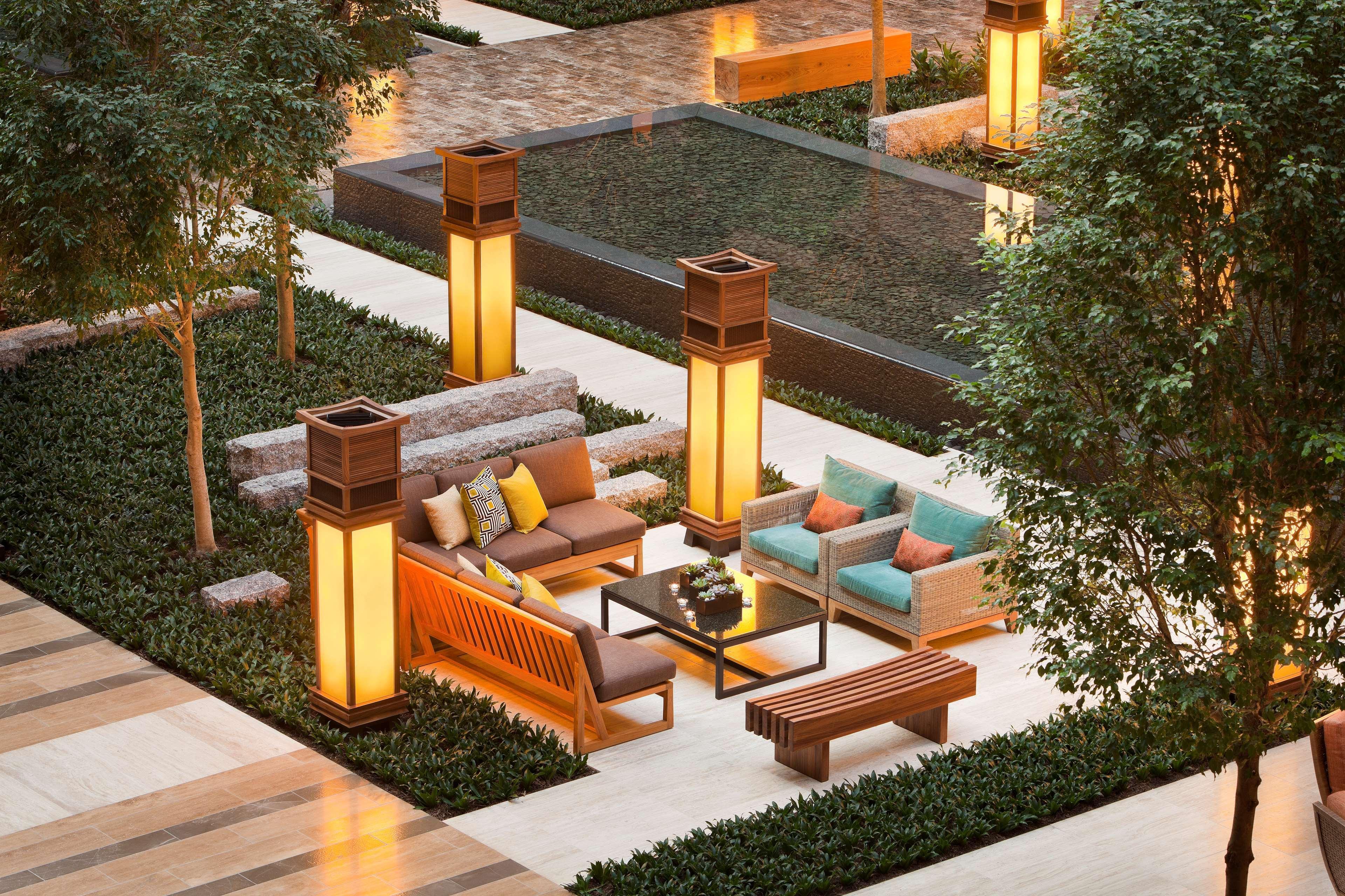 Hilton Anatole 4*