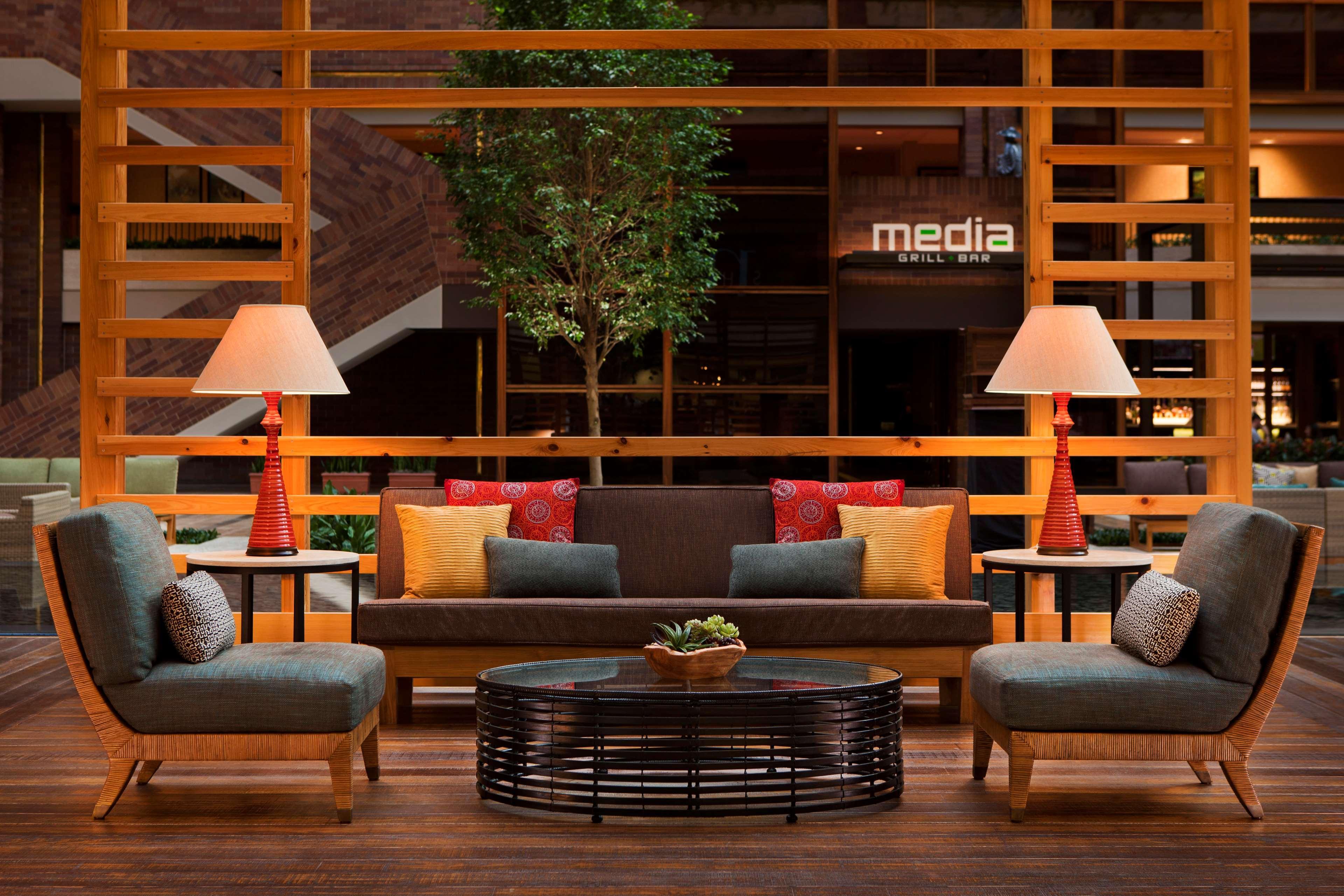 Hilton Anatole 4*