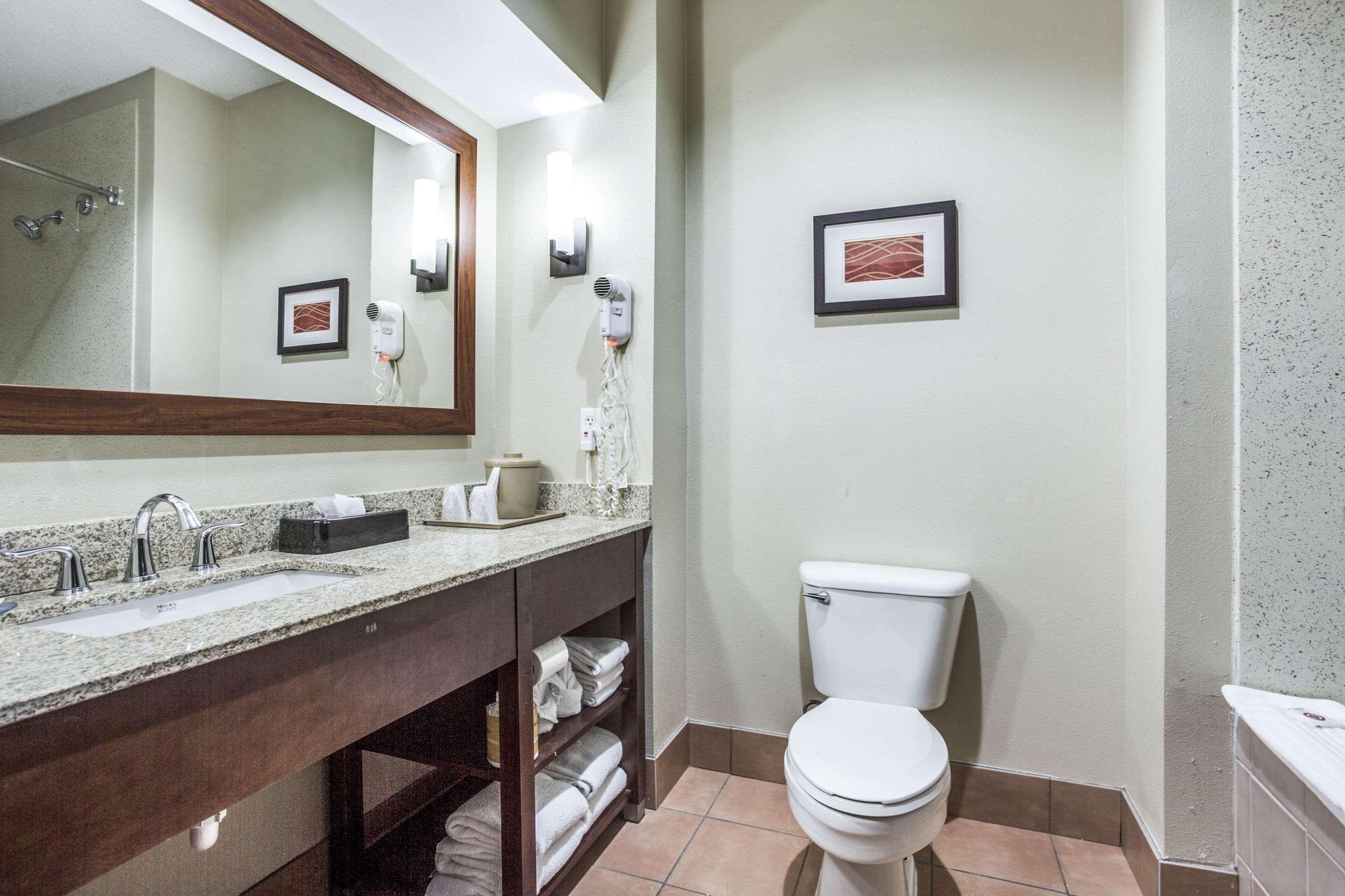 Hotel Comfort & Field-dallas Market Center 3*